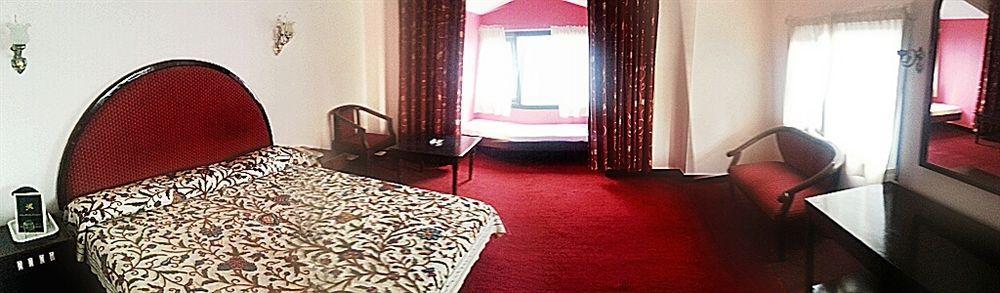 Royal Jardin Whistling Pines Resort Shimla Buitenkant foto