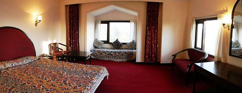 Royal Jardin Whistling Pines Resort Shimla Buitenkant foto