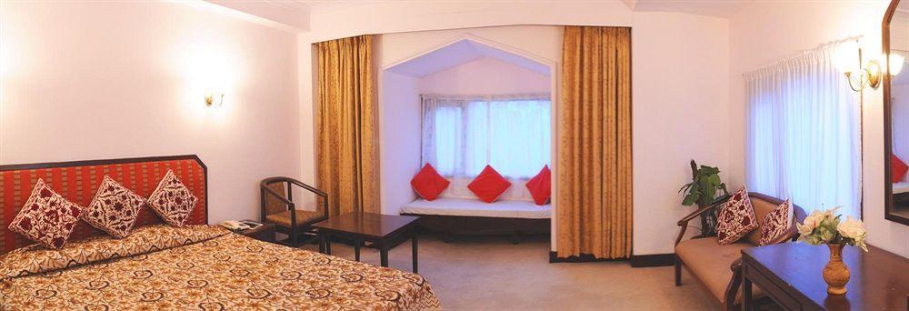 Royal Jardin Whistling Pines Resort Shimla Buitenkant foto
