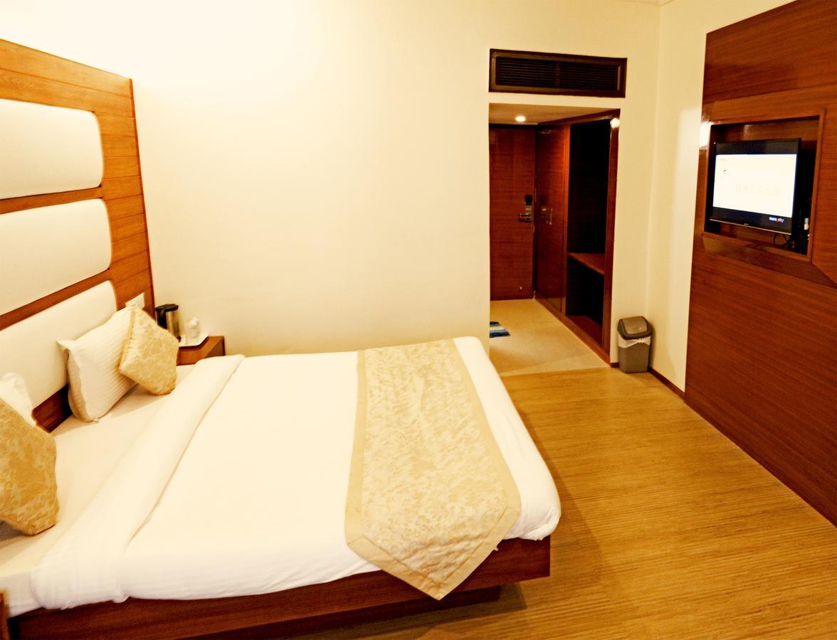 Royal Jardin Whistling Pines Resort Shimla Buitenkant foto