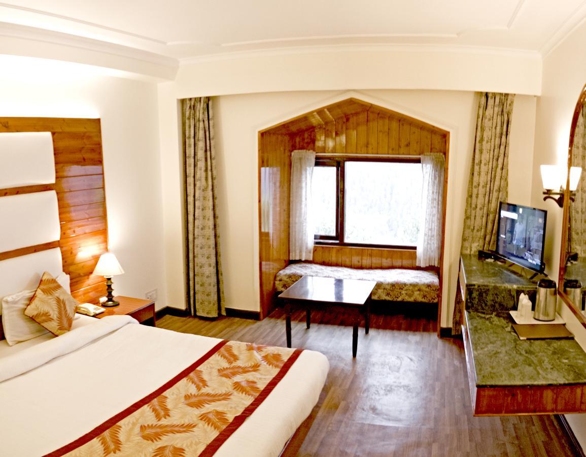Royal Jardin Whistling Pines Resort Shimla Buitenkant foto