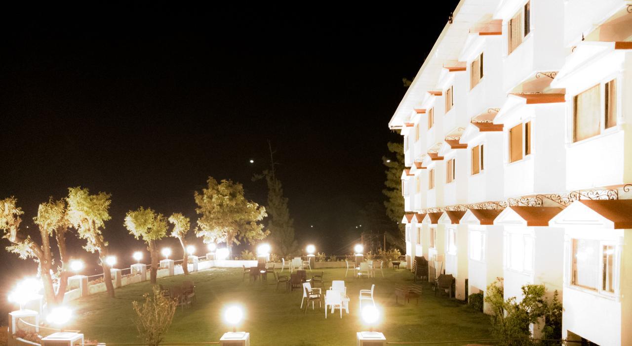 Royal Jardin Whistling Pines Resort Shimla Buitenkant foto