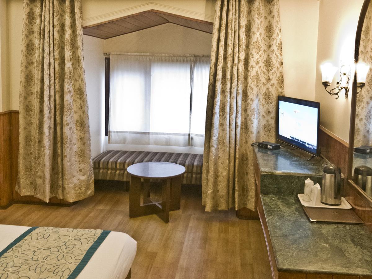 Royal Jardin Whistling Pines Resort Shimla Buitenkant foto
