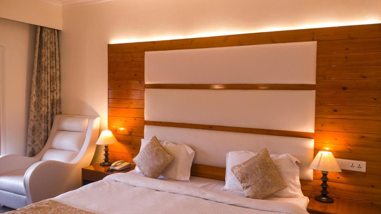 Royal Jardin Whistling Pines Resort Shimla Buitenkant foto