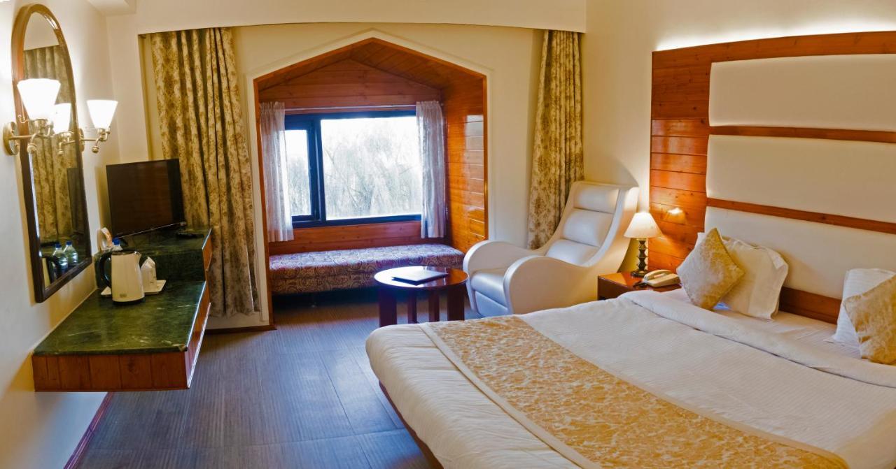 Royal Jardin Whistling Pines Resort Shimla Buitenkant foto